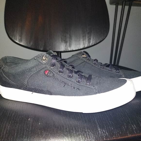 Champion Shoes - Champion Gem Lo Classic Sneaker Women’s size 8